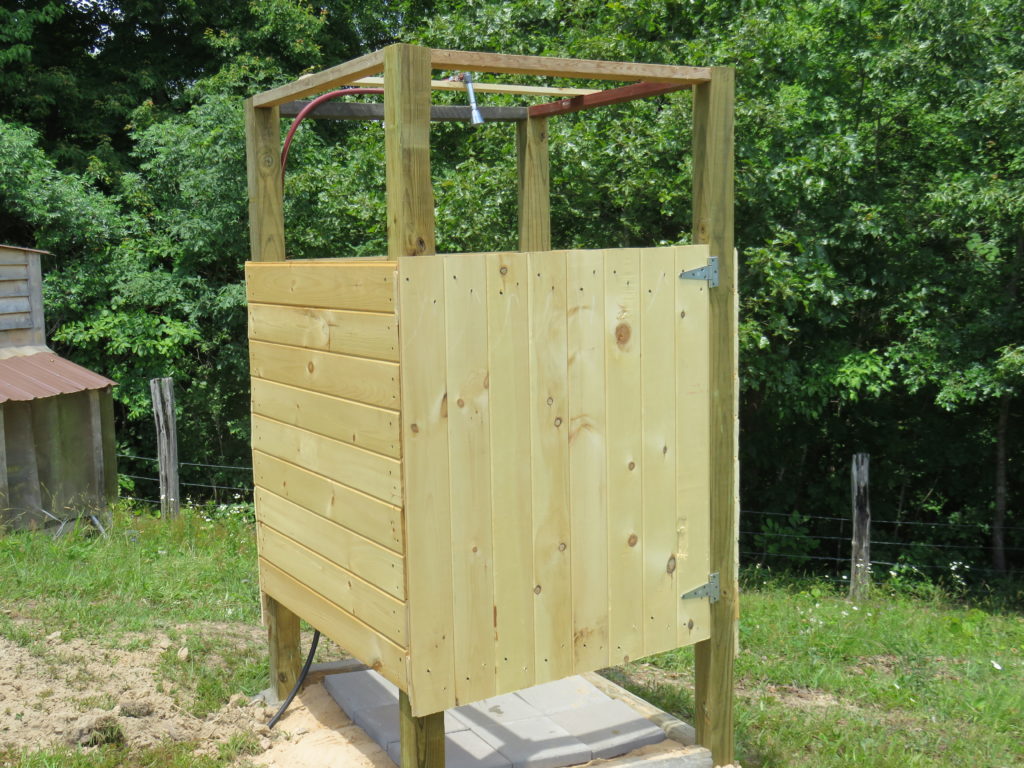 Outdoor shower Wildcat Cabin Rentals LLC